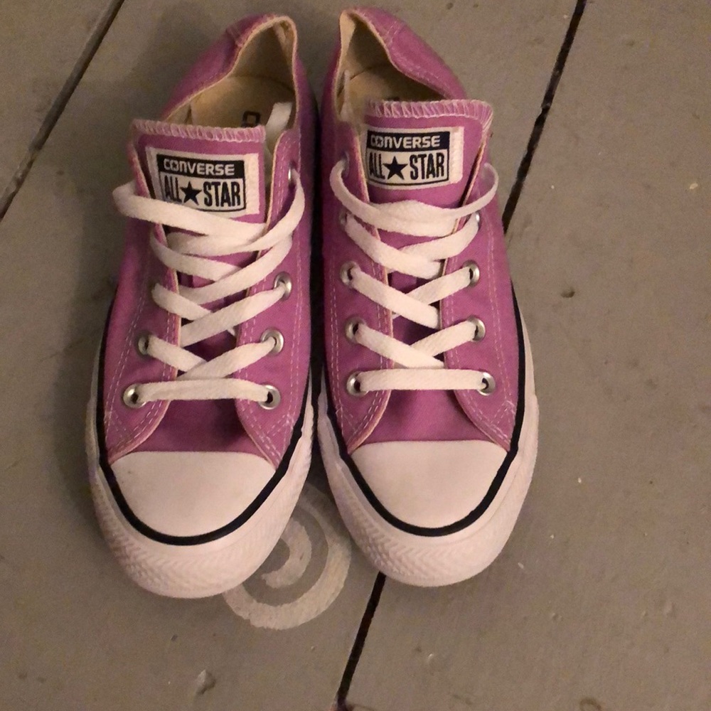 Low top chucks